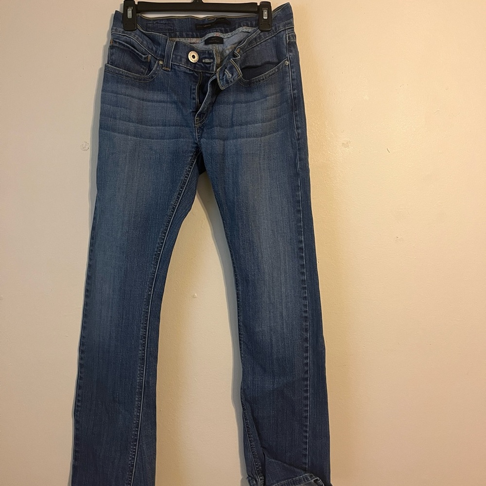 Women’s size 8,542 tilted flare Levi jeans